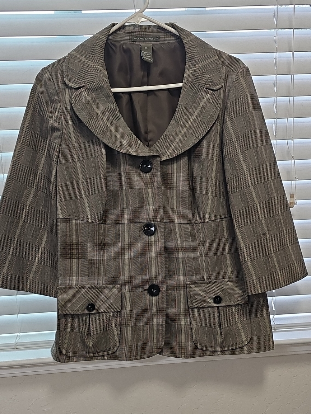 Hillard & Hanson Gray Plaid Button-Front Blazer